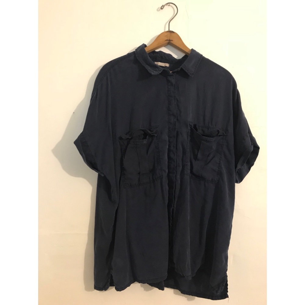 H&M blue button down